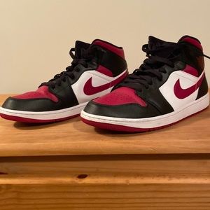 Air Jordan 1 “Black/White/Red”